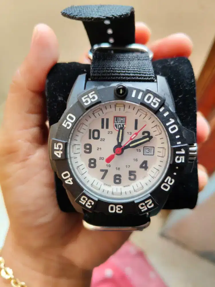 Jam tangan Luminox second terawat