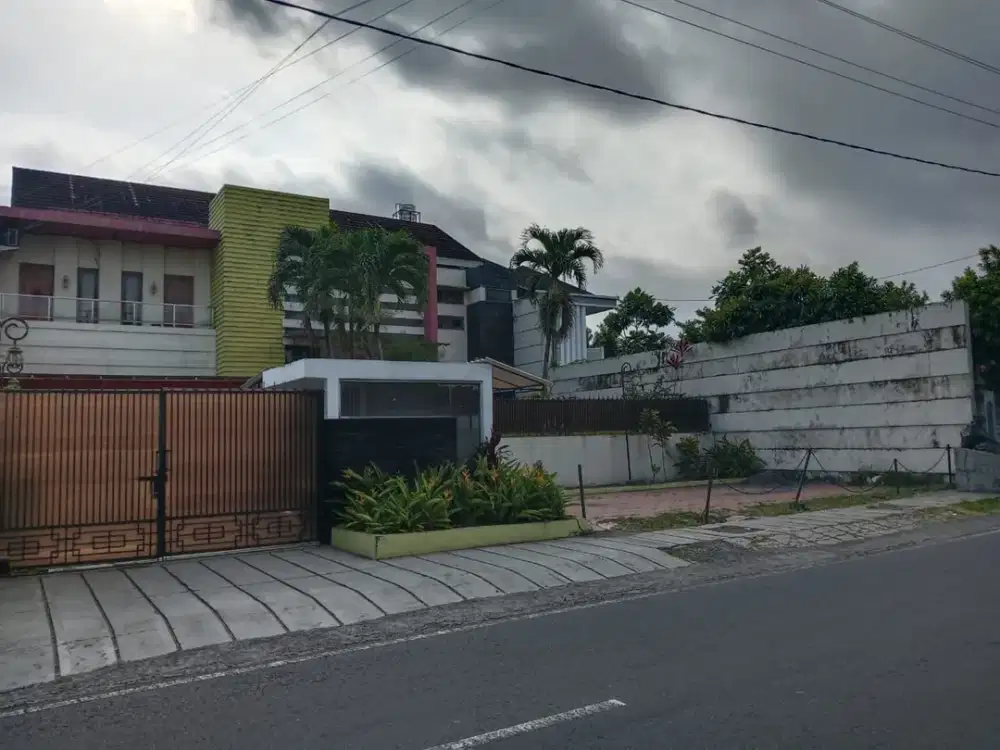 Jual Rumah besar 2 lantai dekat sleman city hall mulungan sleman yogyakarta