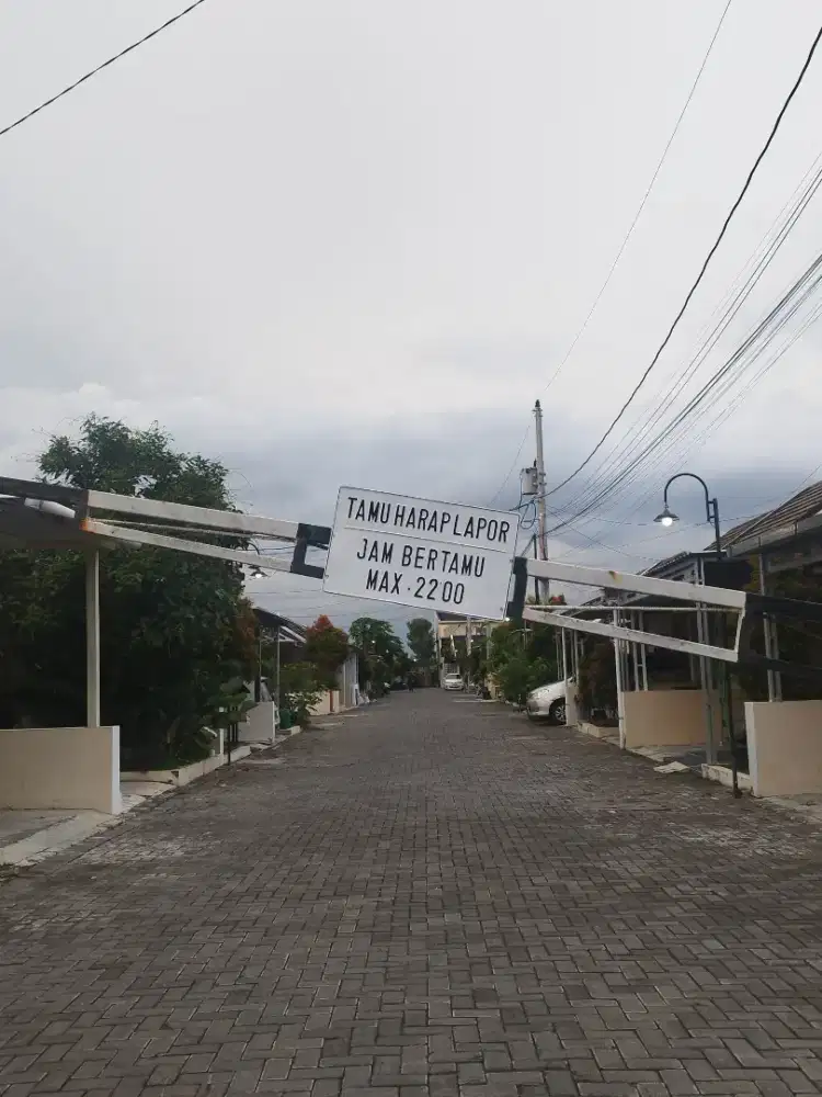Disewakan rumah 2 km. Belakang Puskesmas Kasihan 1 dekat Umy, Alma ata