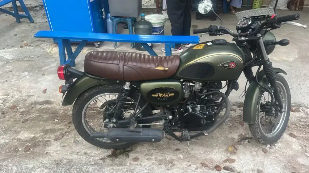Kawasaki W175 SE 2023