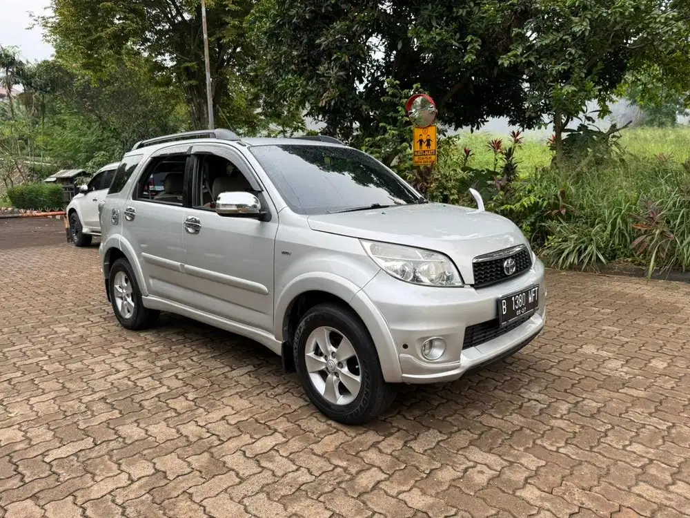 Toyota rush S manual 2012 bagus
