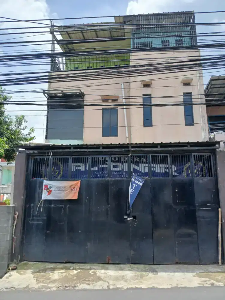 Ruko dijalan strategis
