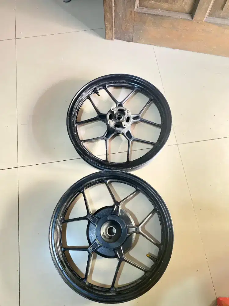 Veleg Vario LED New depan belakang