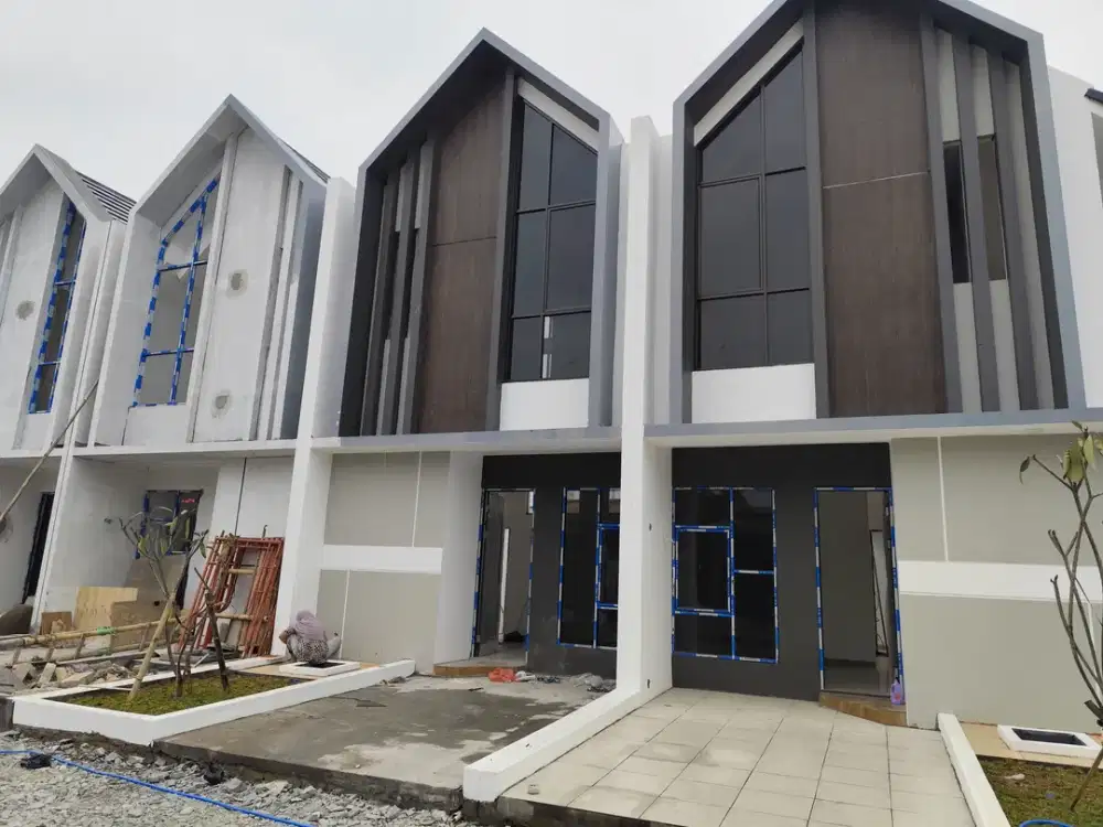 Di jual rumah 2 lantai bagus di Karawaci dekat pintu tol
