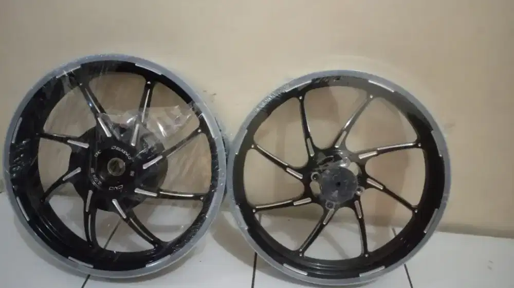 Velg delkevic m8 ring 14 untuk hondal110 all,vario old 1,2 masih baru