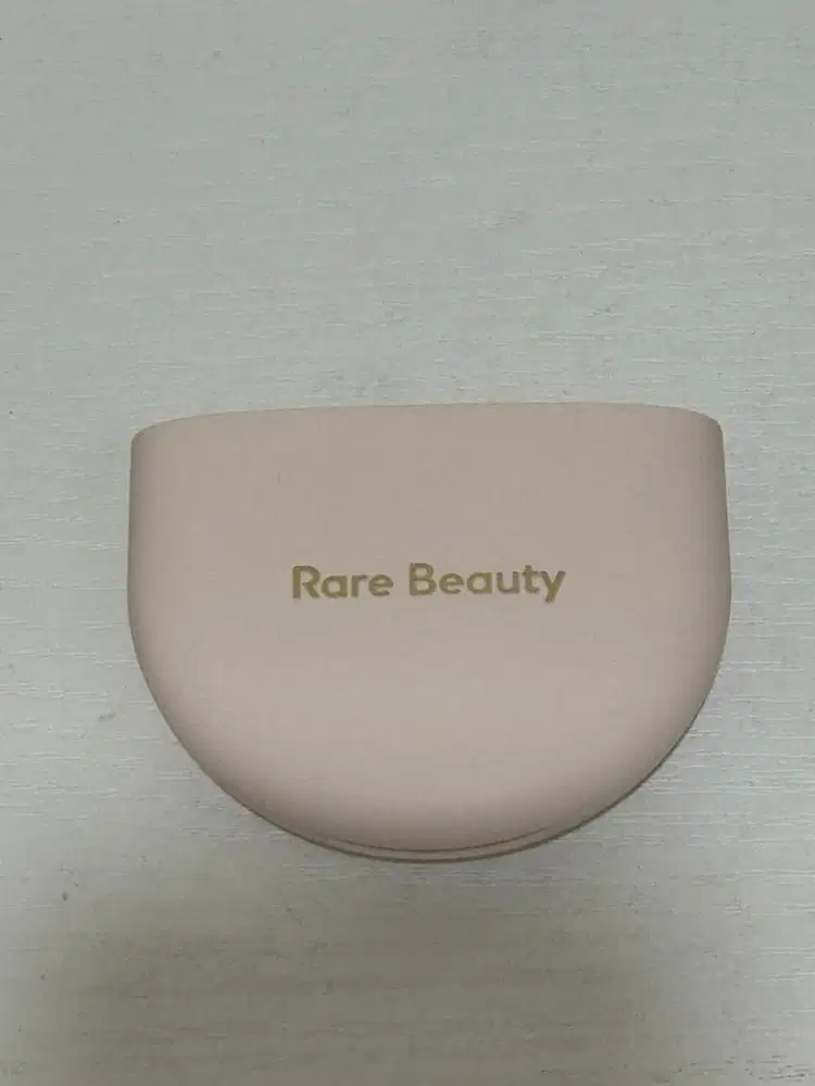 BEDAK RARE BEAUTY SHADE IVORY