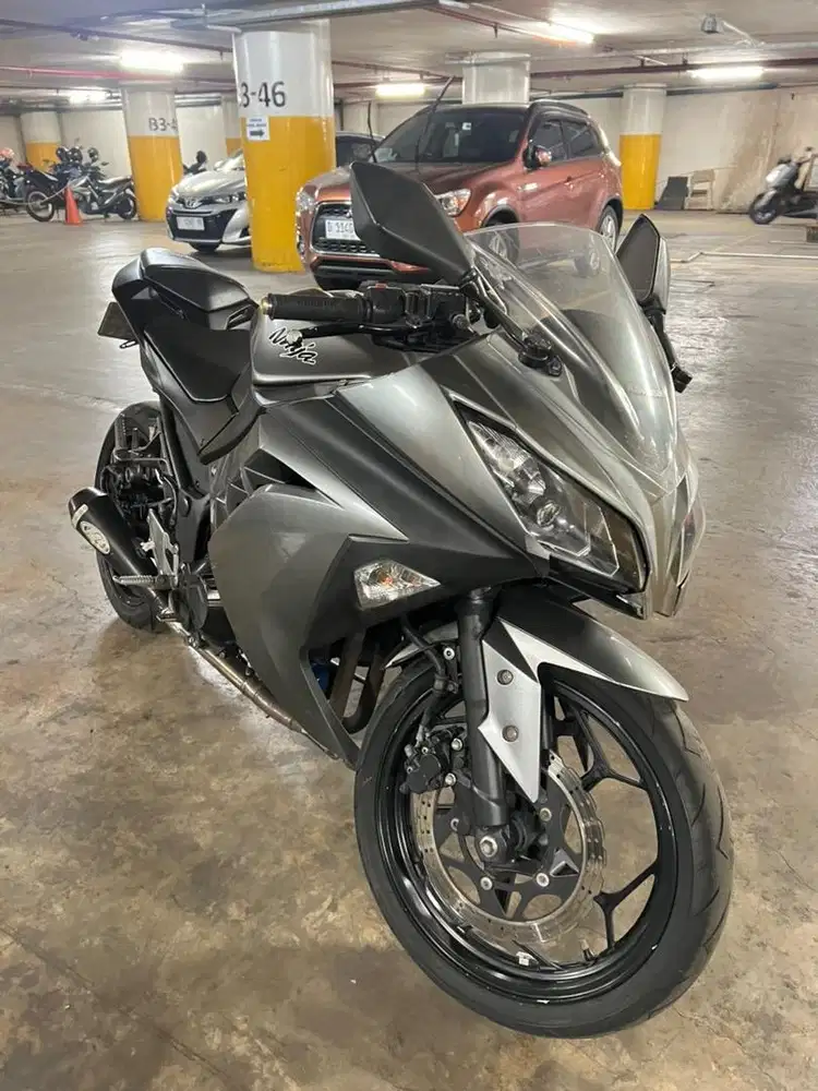 Ninja 250 fi 2013 abu-abu