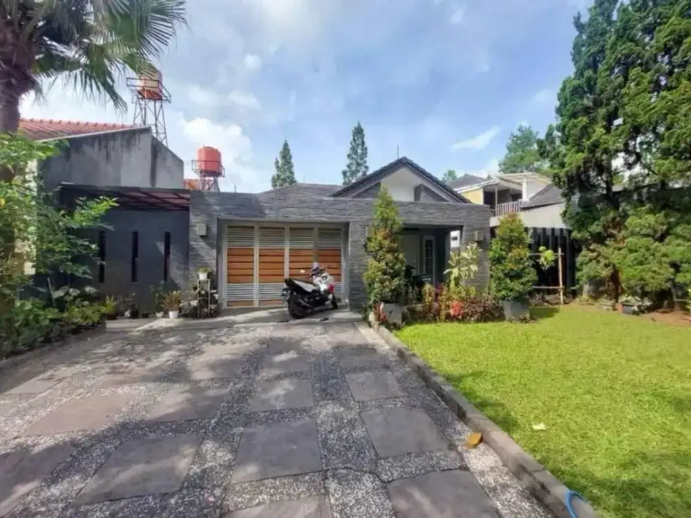 TERMURAH DI RESOR DAGO PAKAR BANDUNG ! RUMAH 2 LANTAI LINGKUNGAN YANG TENANG DAN ASRI
