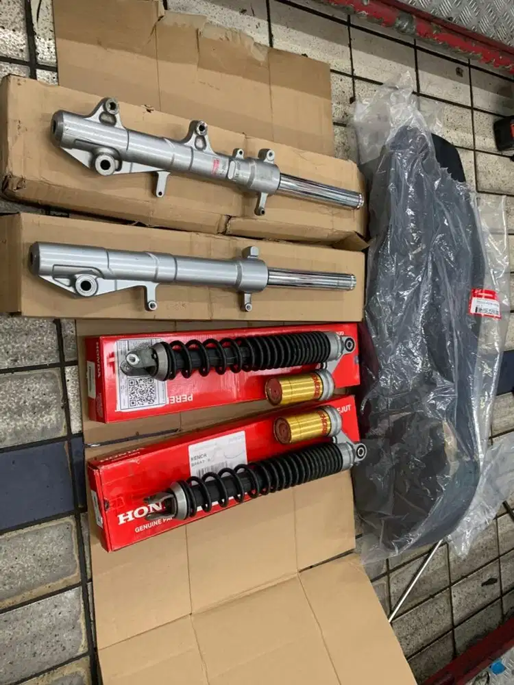Shock showa ADV 150