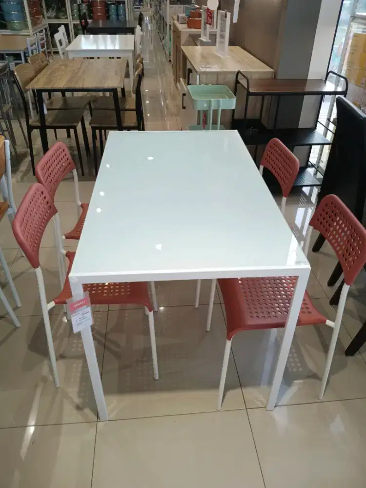 Dijual cepat meja makan minimalis