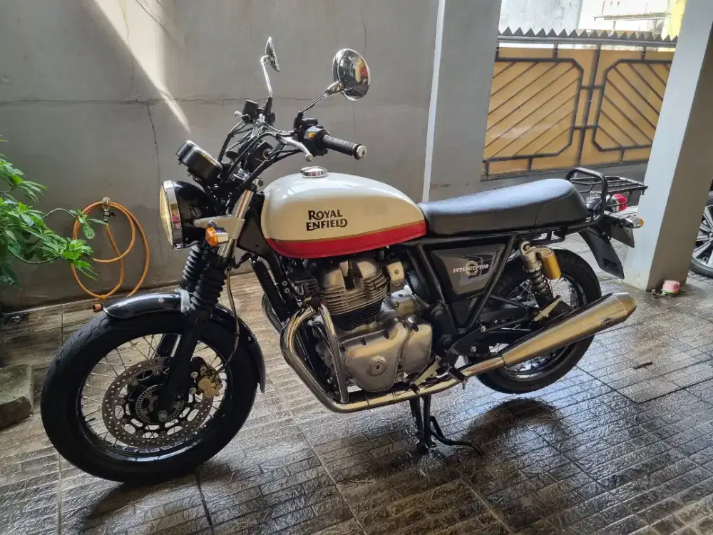 DIJUAL ROYAL ENFIELD INTERCEPTOR 650