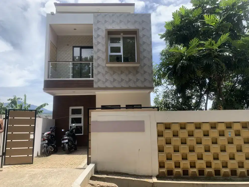 Rumah Ready 2 garasi di main road Bojongkoneng cikutra