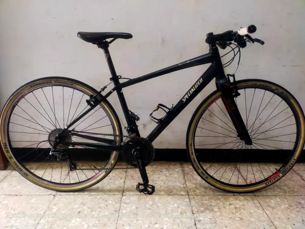 Sepeda specialized sirrus hybrid tiagra 2x10 ban schwalbe 700