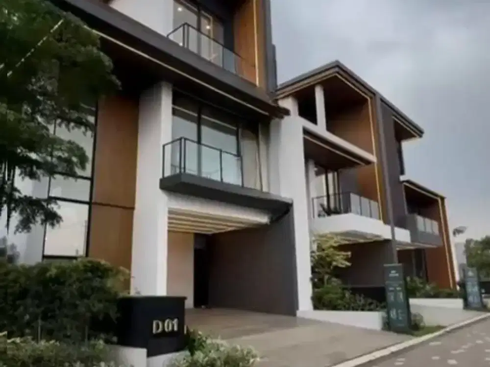 Rumah mewah pakai lift murah 3 lantai hanya 3m an saja sangat strategis