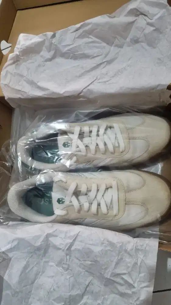 Dijual sepatu Mills