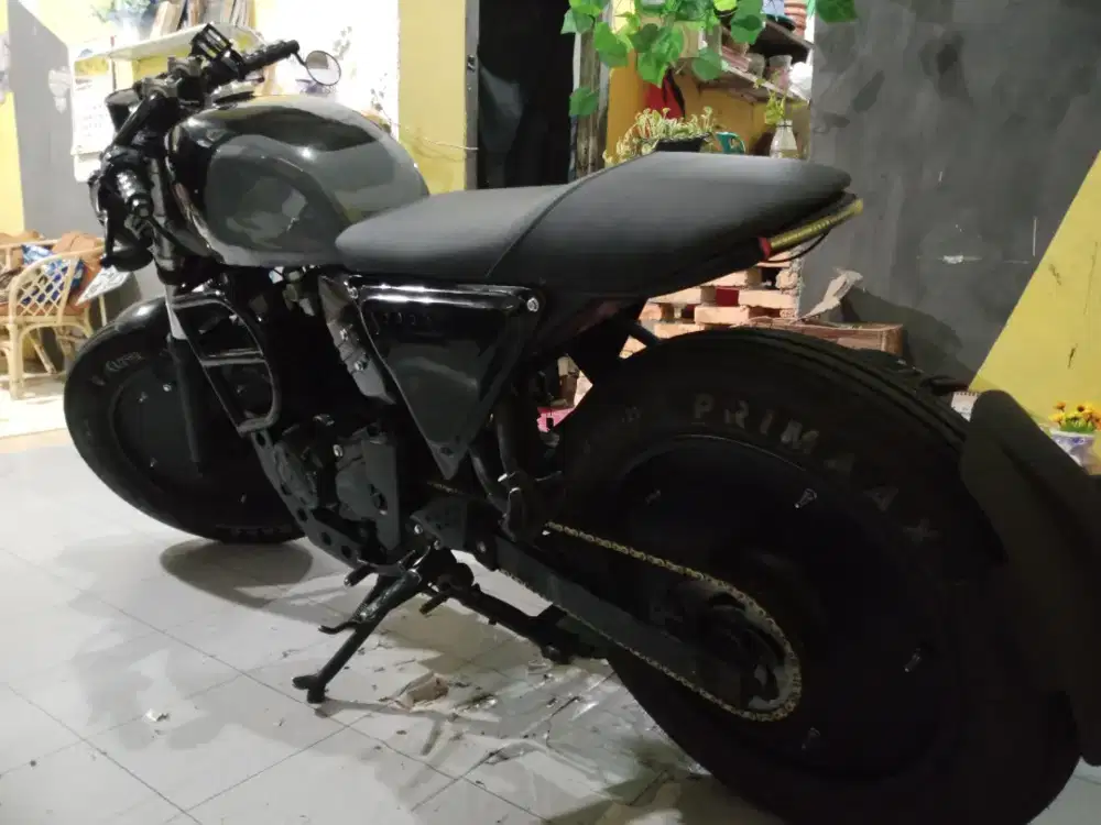 Motor Custom Bratcafe Basic Byson