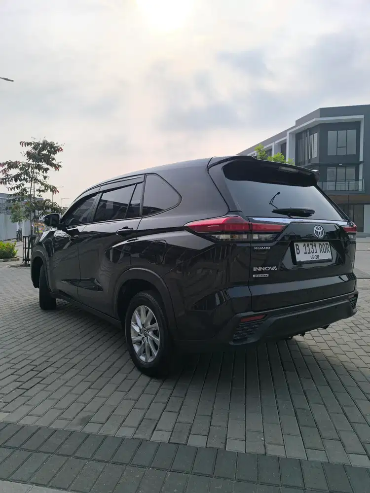 Toyota Kijang Innova 2023 Bensin