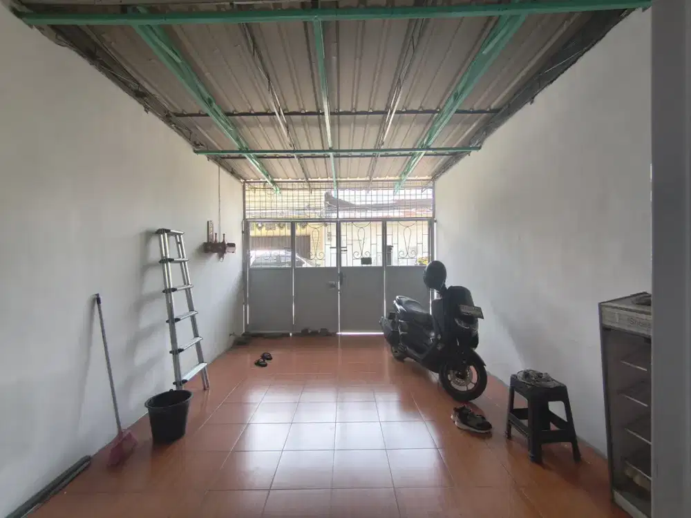 Dijual rumah di jalan jemadi gang perbatasan lorong 4