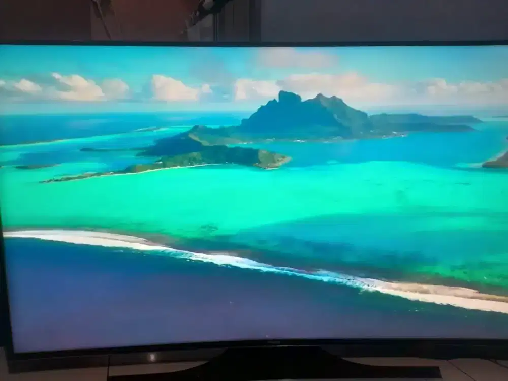 Samsung smart tv 55in layar lengkung tipe 55hu7200