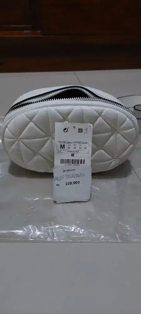 Tas pinggang brand Stradavarius