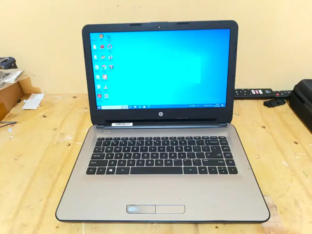 Laptop Hp 14 Amd A8-7410 Ram 4Gb Hdd 500Gb Ssd 120Gb Vga Amd Radeon R5