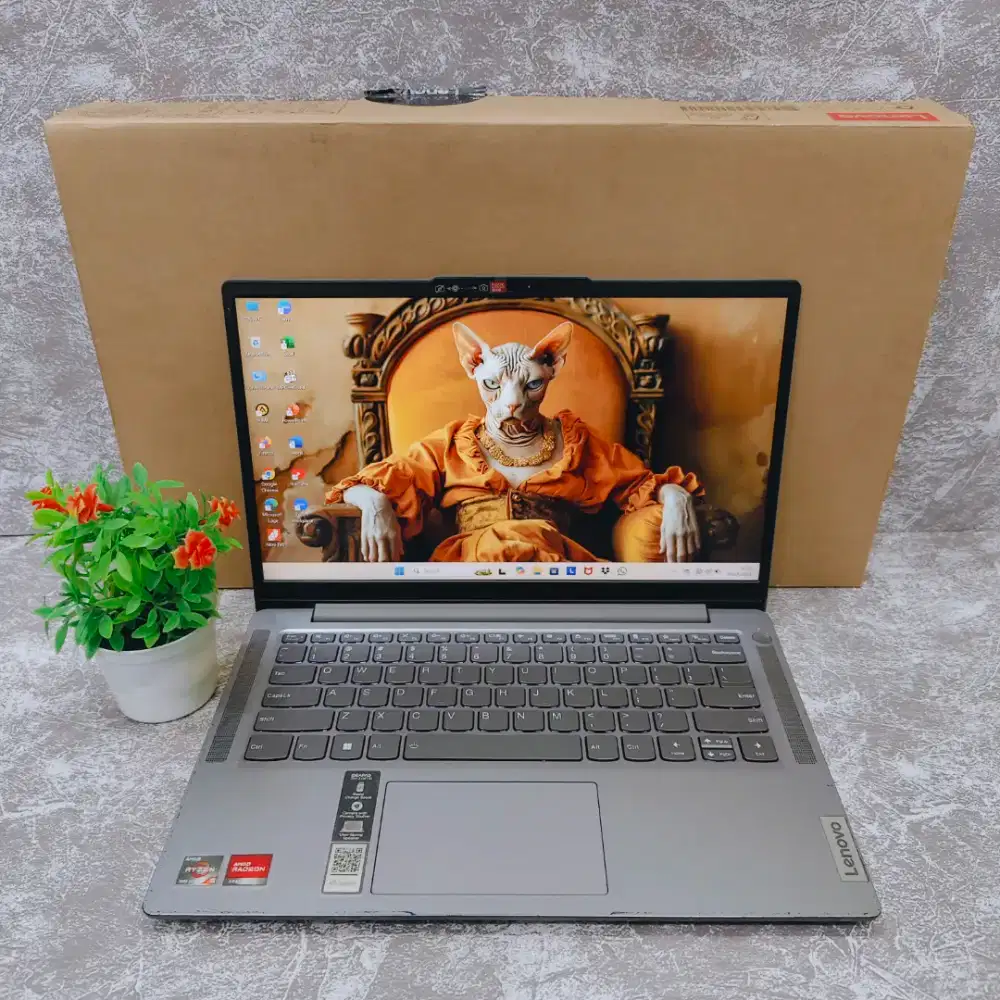 Lenovo Ideapad slim 3 AMD ryzen 5-7520U Ram 8GB SSD 512GB Fullset