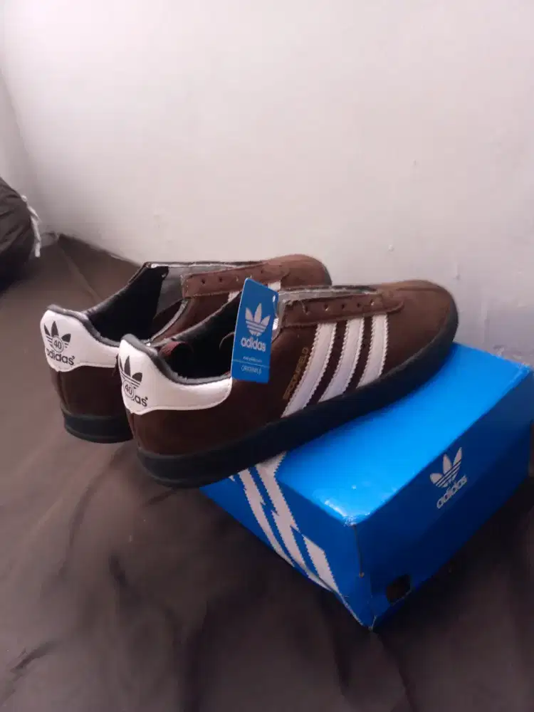 Jual sepatu baru