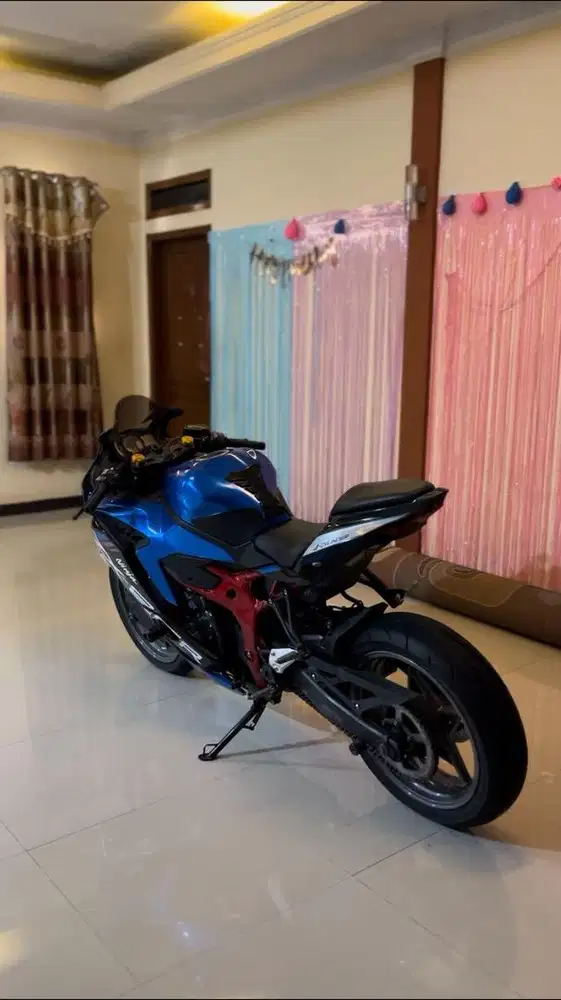 ZX25r 2020 abs qs