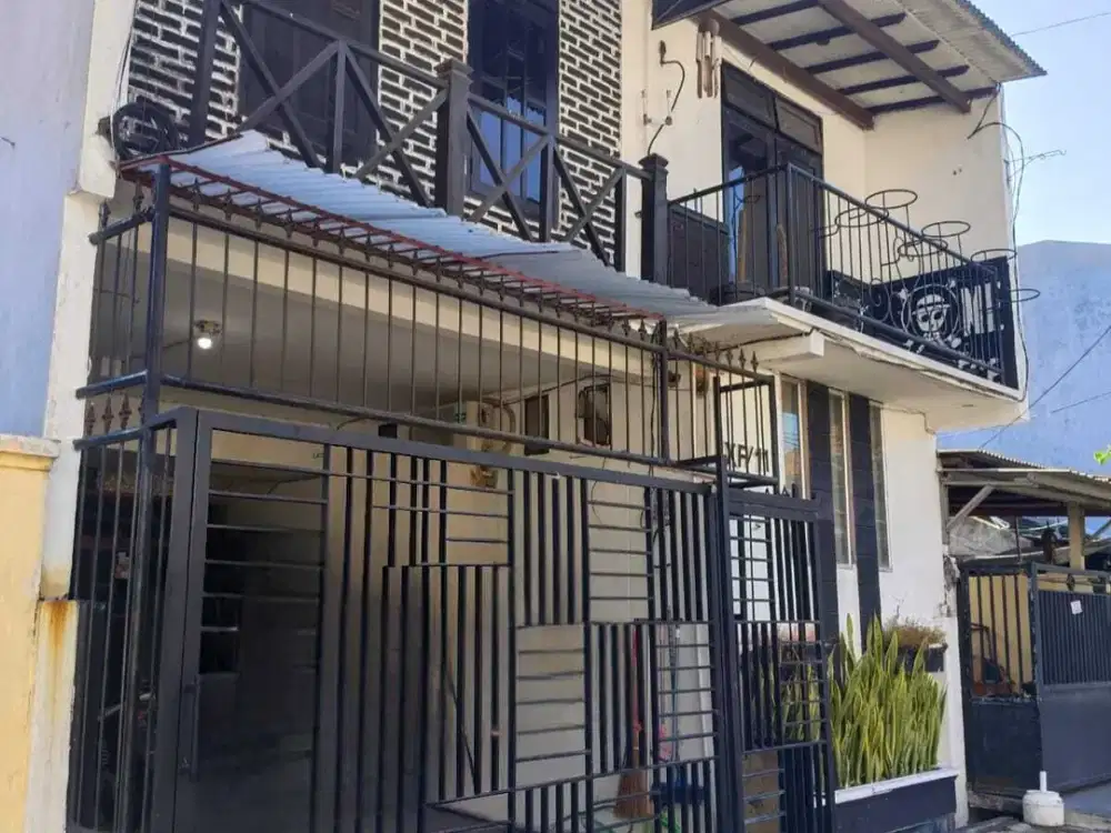 2 Setengah Lantai Rumah Wisma Lidah Kulon di Surabaya Barat