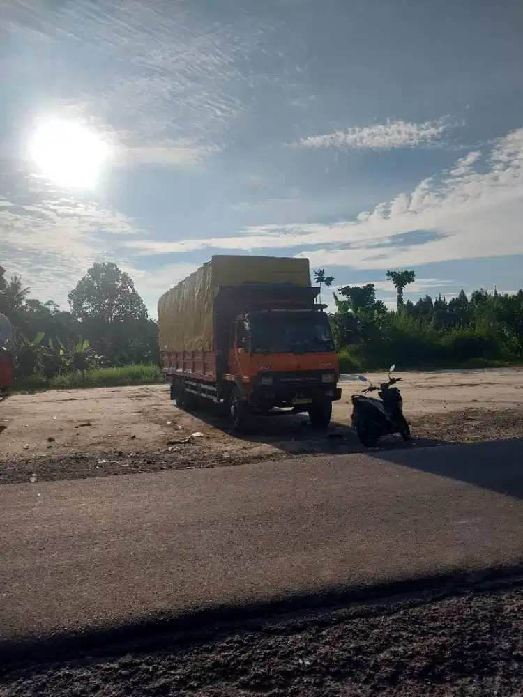 Fuso tronton 6x2 FN 517