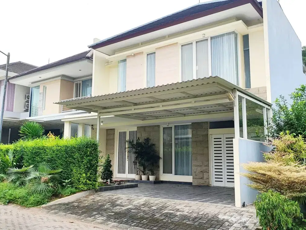 Ciamik Terawat Rumah Citraland Woodland di Surabaya