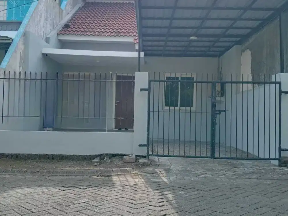 Mungil Terawat 2 Lantai Rumah di Citra Sentosa, Surabaya Barat