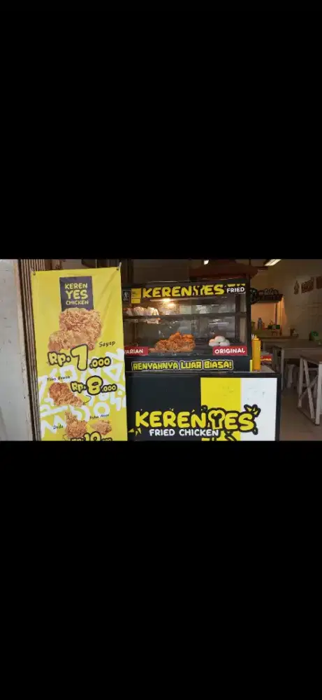 Booth dan etalase fried chicken