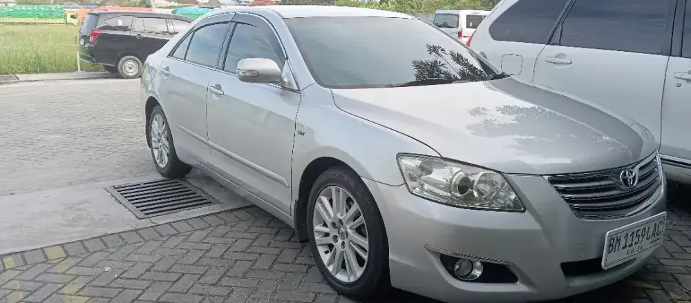 Mobil pribadi Camry 2009 plat BM kota. Harga nego