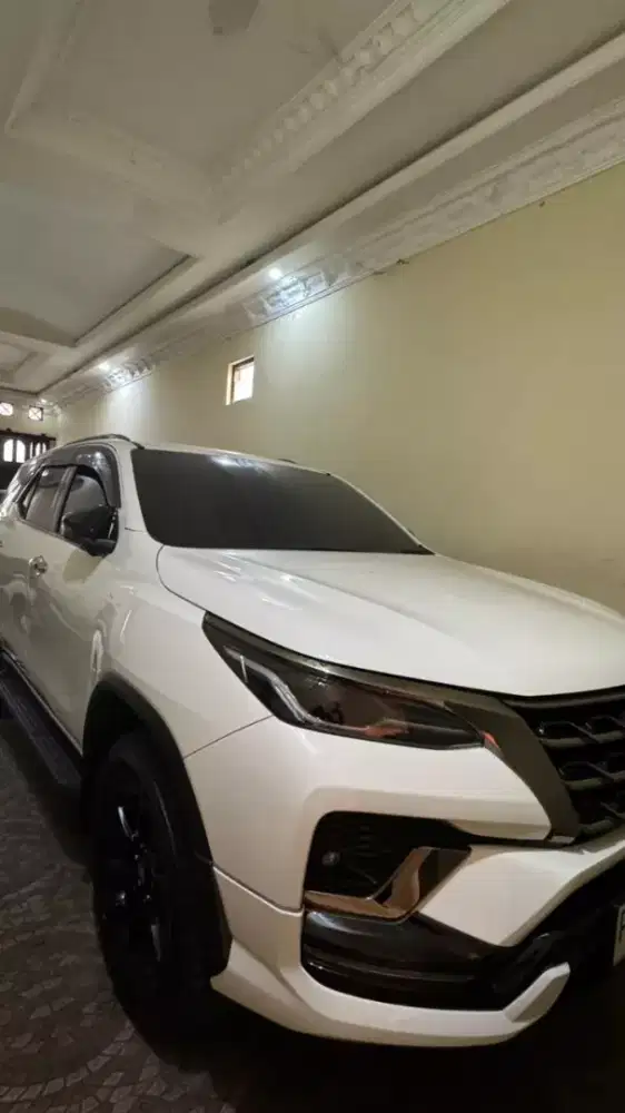 DIJUAL FORTUNER 2.8 VRZ KM 2rb, th. 2024