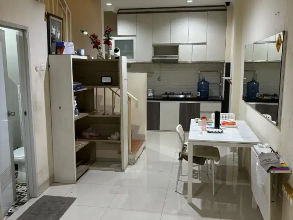 Dijual murah rumah di Golden Palm Jakarta Barat