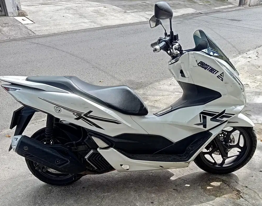 Di jual pcx warna putih