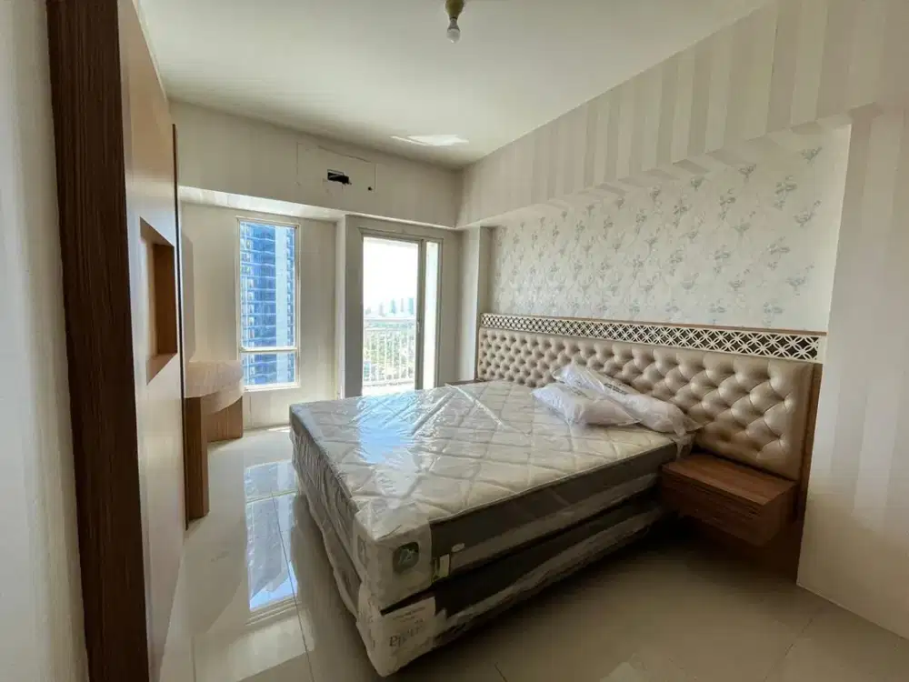 View Pool Apartemen Orchard Lt. 7 Type Studio