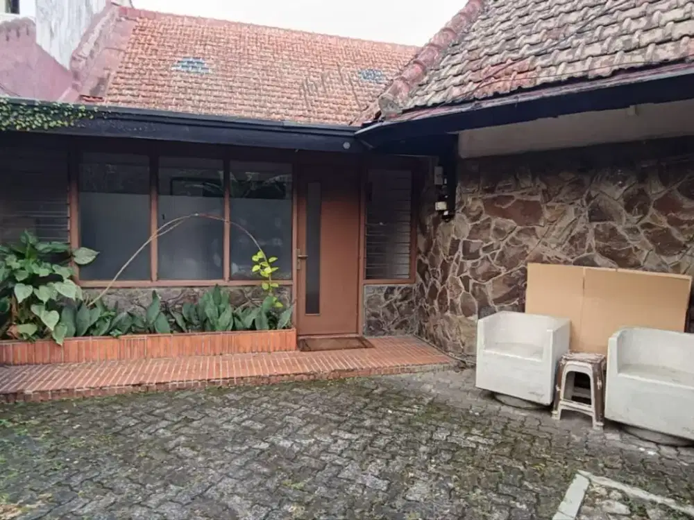 rumah terawat siap huni di sayap dago bandung