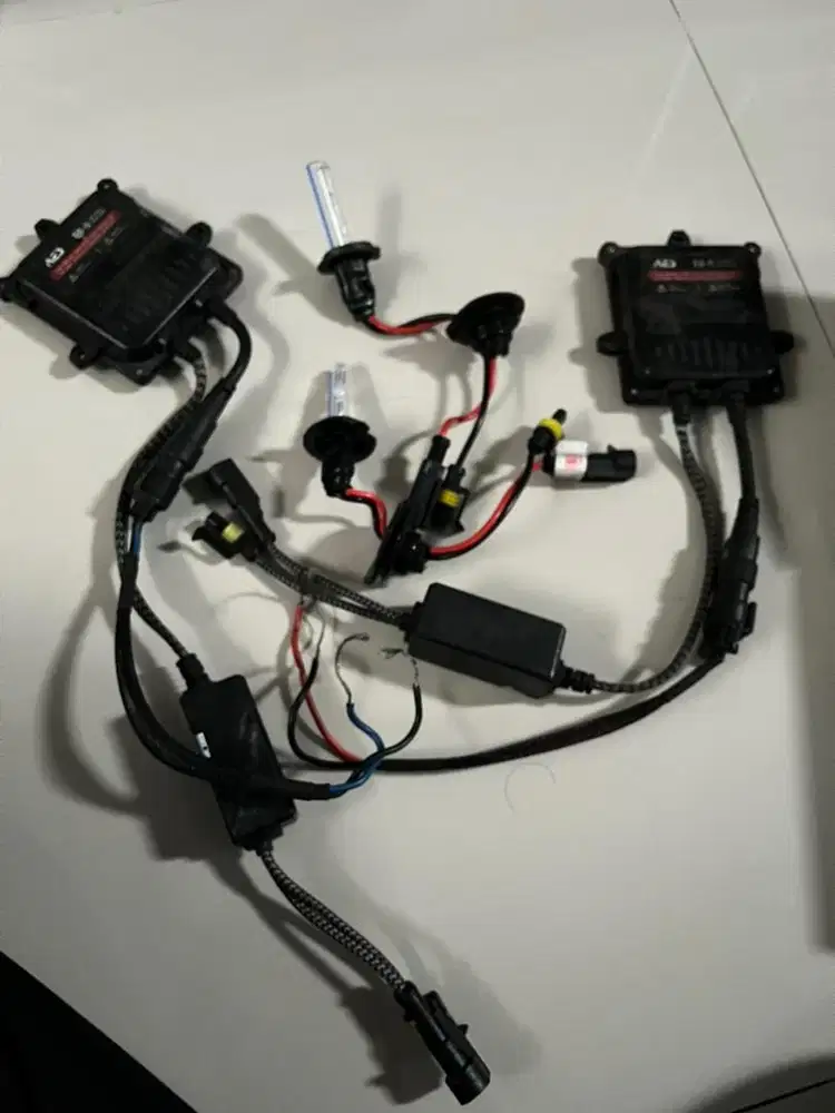Lampu Bohlam HID projector 1 set + ballast AES