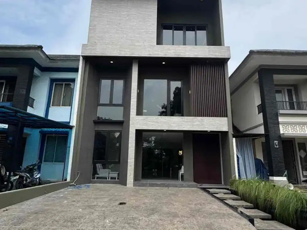 Dijual Rumah 3 lantai Brand New di Alam Sutera
