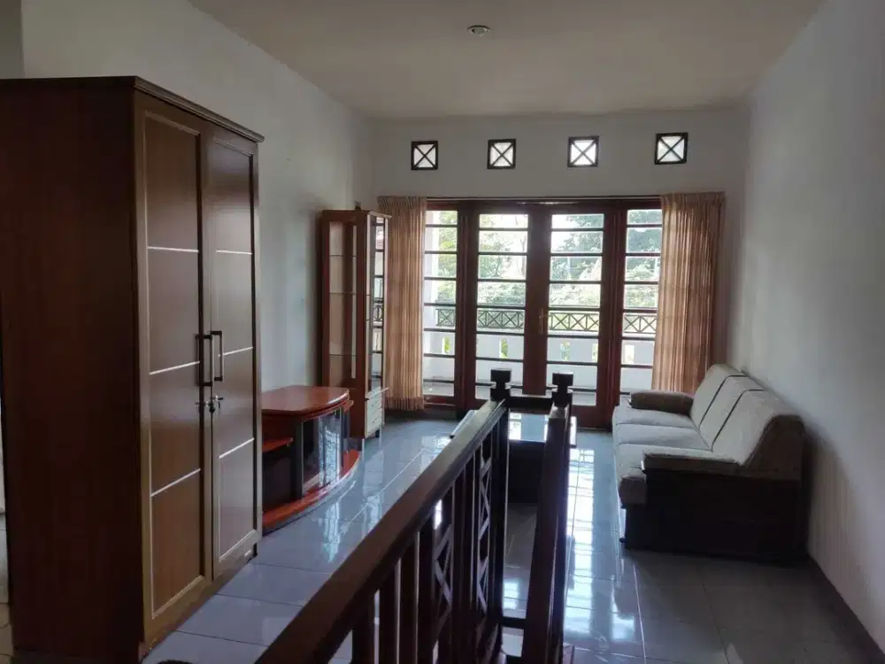 RUMAH MEWAH PRV GERLONG FURNISHED, SIAP HUNI, HARGA NEGO