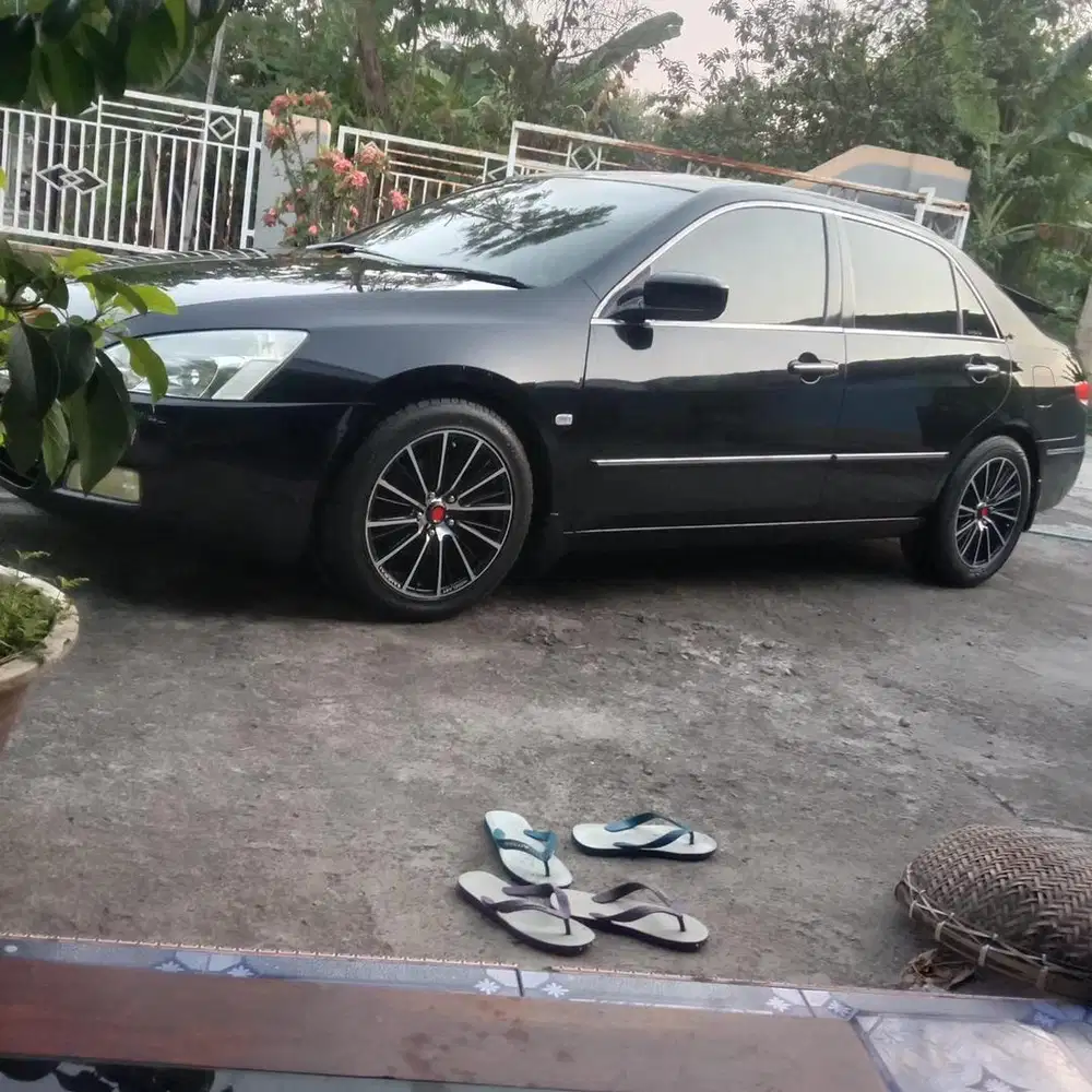 Dijual mobil honda accrod