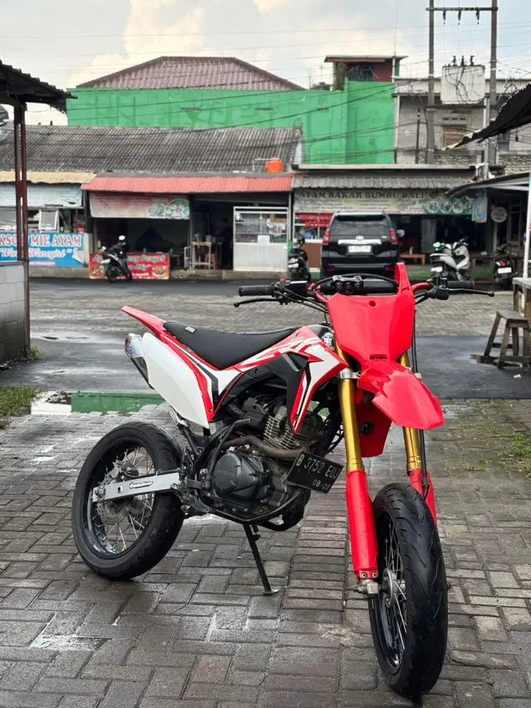 Honda CRF 150 L tahun 2018 siap pakai