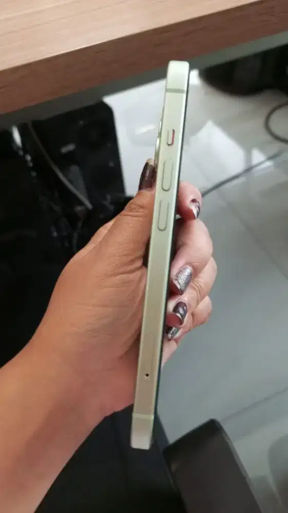 Iphone 15 128GB (HIJAU) IBOX