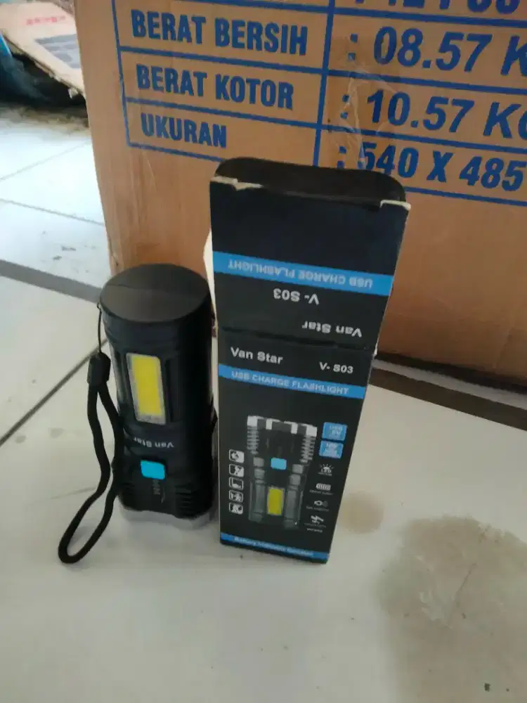 Lampu senter merk Van star