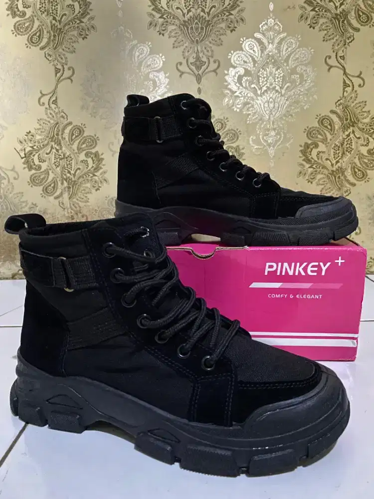 sepatu boots baru