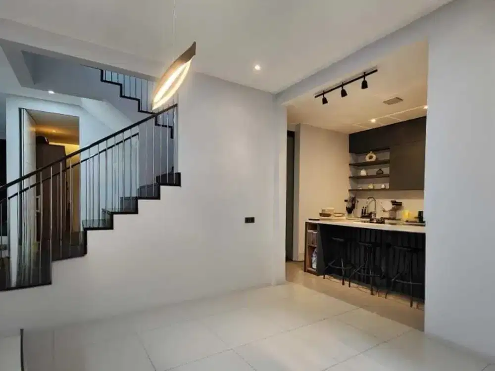 Semi Furnished Rumah Crystal Golf Citraland Utama