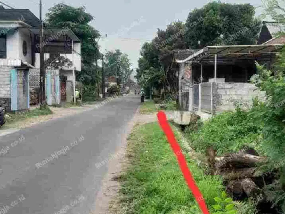 tanah pinggir jalan utama tata bumi Banyuraden strategis