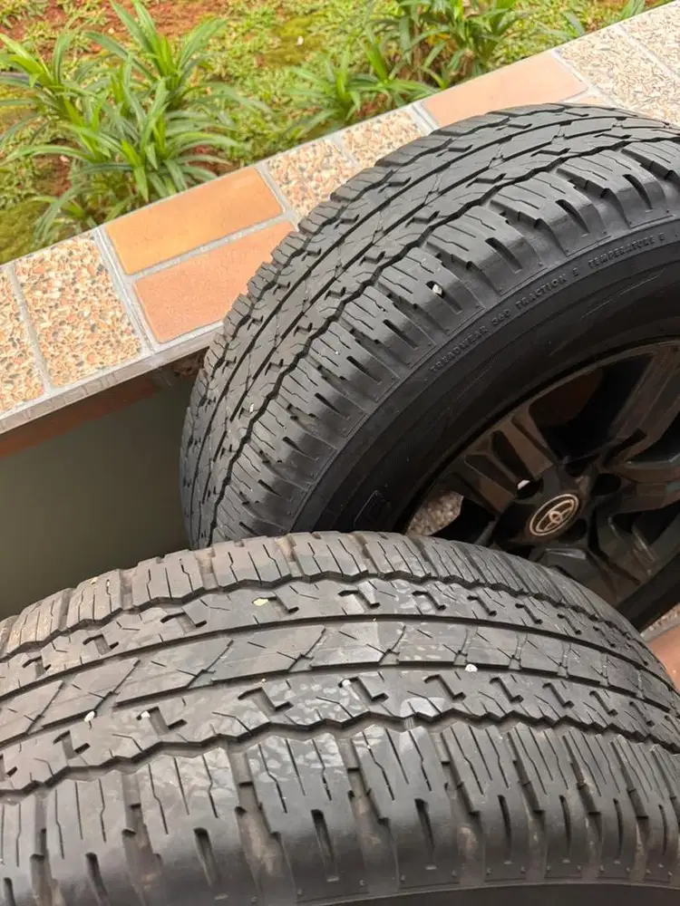 Velg hilux fortuner pajero